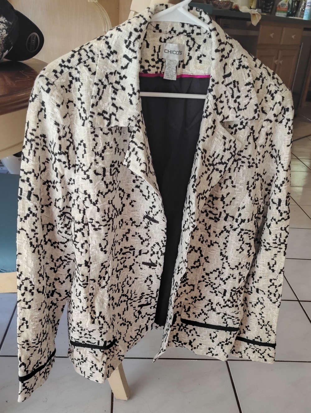 Chico's Cream and Black Abstract Tweed Blazer